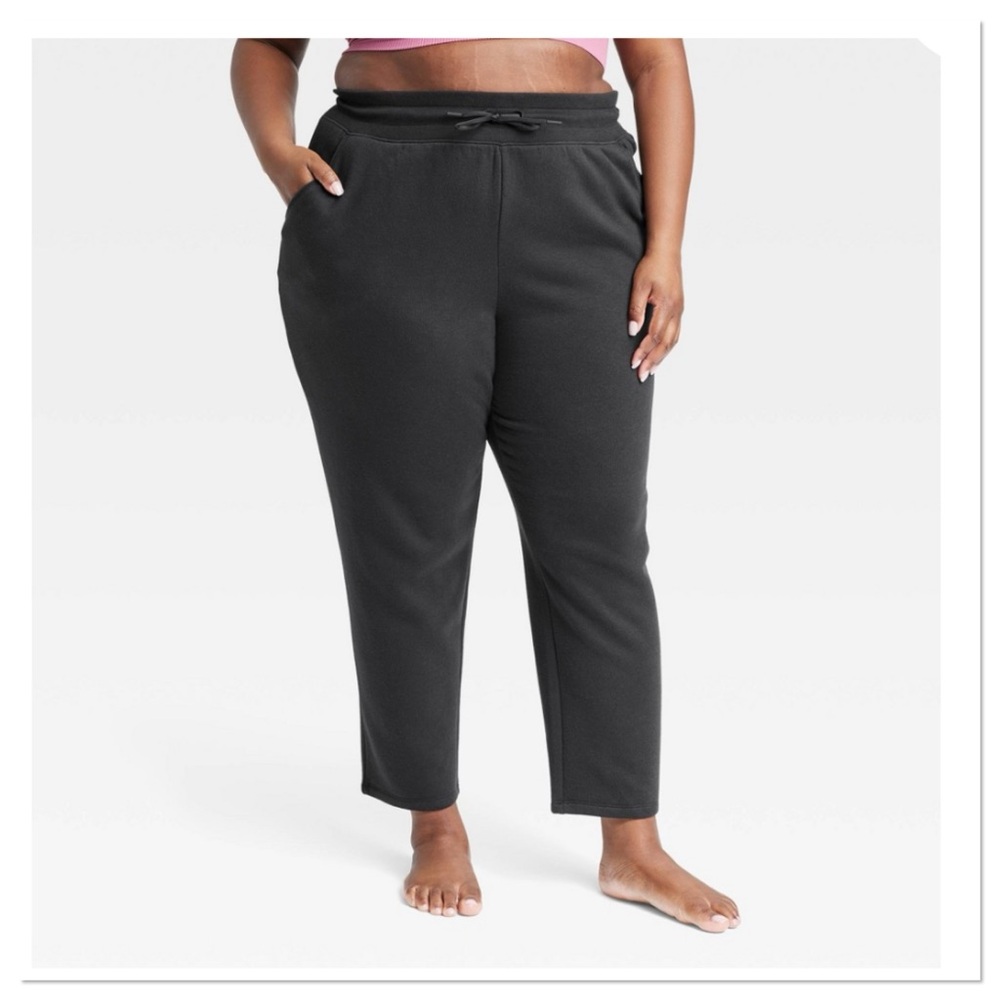 All in Motion Women’s Plus Size Fleece Tapered Leg Pants